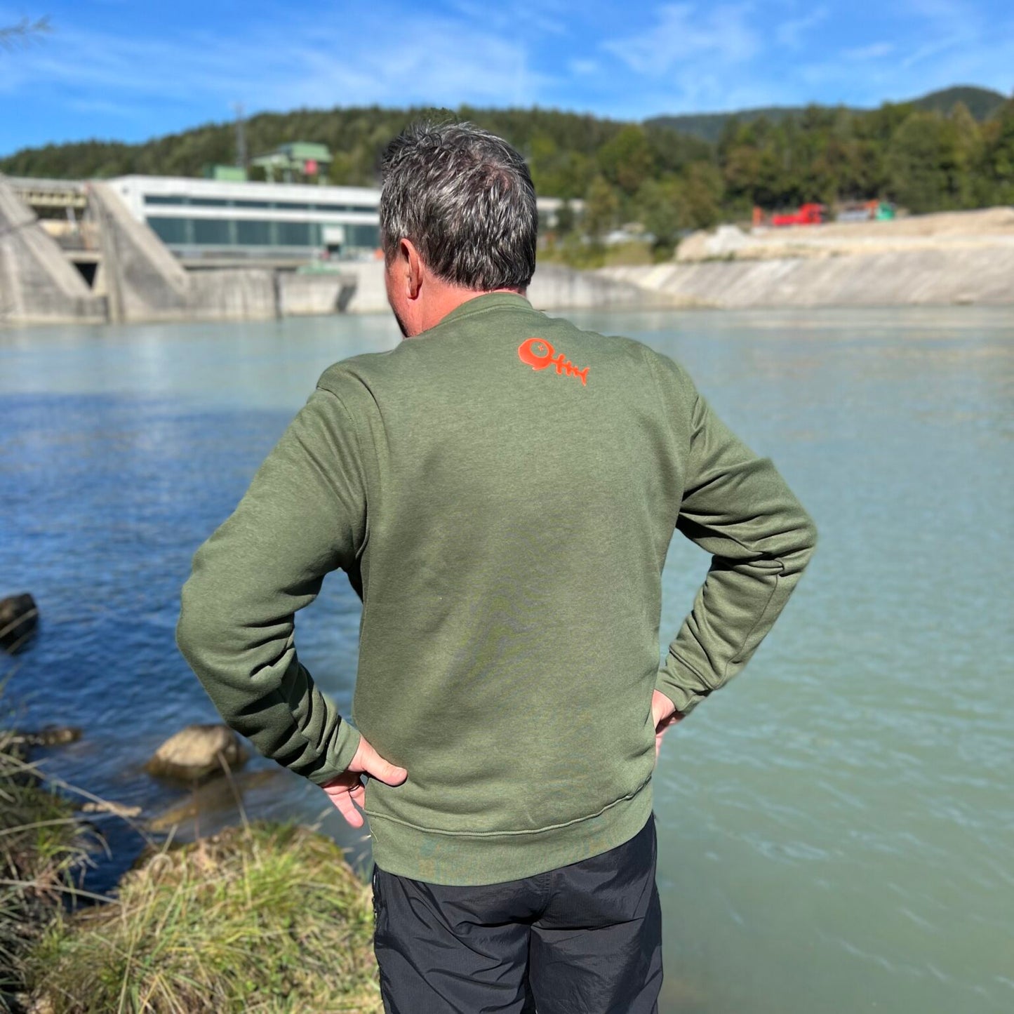 AMUR - felpa girocollo oliva