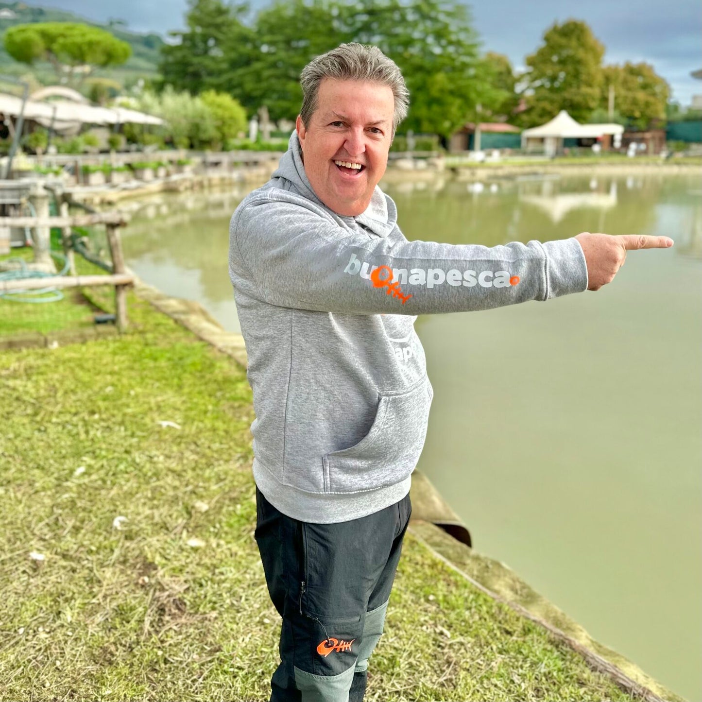 REINA - felpa grigia